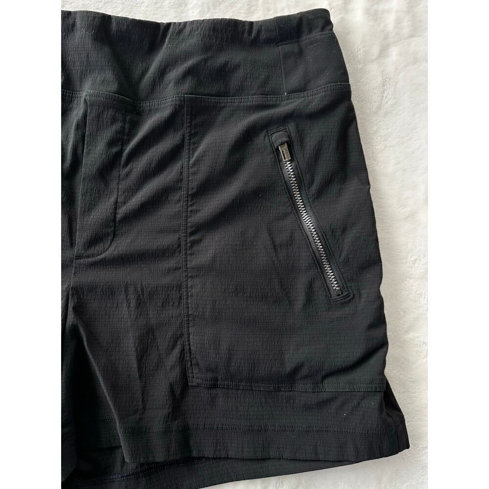 ATHLETA Trekkie North Mid-Rise Black Shorts, Size 8 - Picture 4 of 10